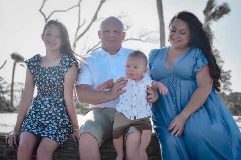 staff sergeant steven smiley with family outside